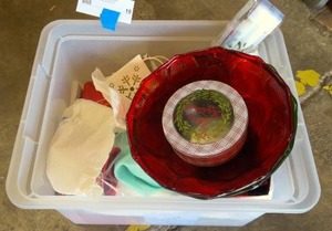 lot 19 image: xmas dcor, coosters, tin, bowl