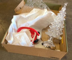 lot 20 image: santa candy bowl and crystal xmas tree