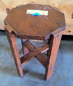 lot 44 image: Small wood plant stand