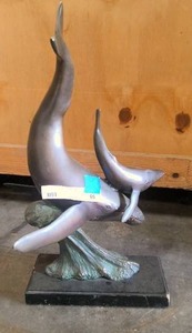lot 66 image: whale statue dcor
