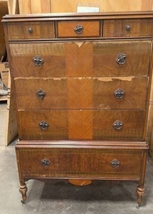 lot 94 image: Antique chest of drawers