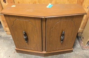 lot 95 image: Antique wood cabinet