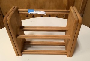 lot 125 image: Small expandable storage rack 15-30 x12in