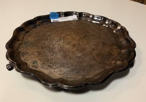 lot 129 image: Vintage serving tray