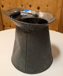 lot 130 image: Vintage metal bucket