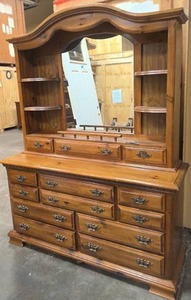 lot 173 image: Solid wood two piece dresser and vanity