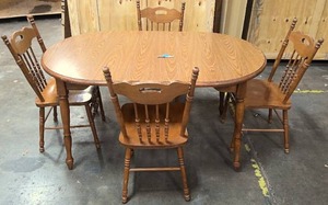 lot 175 image: Solid wood table with leaf and 4 chairs