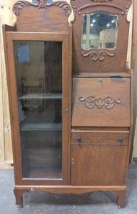 lot 176 image: Antique cabinet
