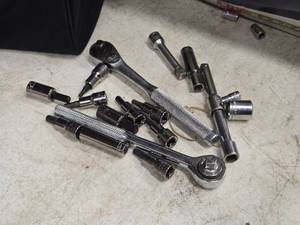 lot 415 image: Assorted Sockets, Ratchets and Extension