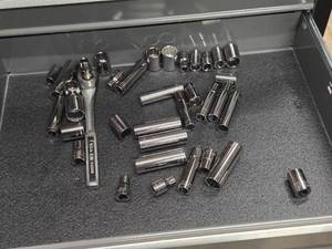 lot 414 image: Lot of (1 Drawer) One Ratchet and 12 Sockets (assorted)