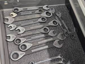 lot 409 image: Lot of (12) Craftsman Ratcheting Wrenches - SAE and Metric