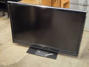 lot 401 image: Sharp Aquos 52 LCD TV LC-52D85U