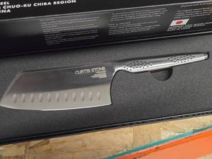 lot 437 image: Curtis Stone Samarai Mini Cleaver (in original packaging)
