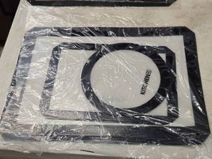 lot 484 image: Lot of (4) Kitchen HQ Baking Mats 17x12 (x2), 12x8 -12 (x1), 8 Diameter (x1)