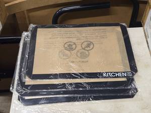 lot 483 image: Lot of (4) Kitchen HQ Baking Mats 16 12 x 12