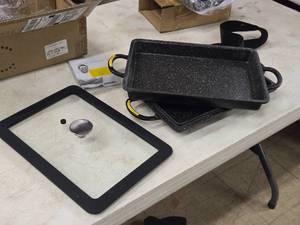 lot 464 image: Curtis Stone 13-in-1 Saute Pan with Grill Pan & Lid