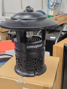 lot 476 image: Dyna Trap Household Bug Zapper