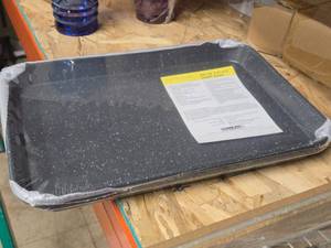 lot 468 image: Lot of (2) Curtis Stone Sheet Pans 9 x 13