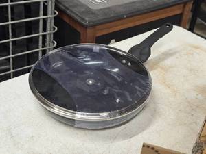 lot 466 image: Safe-T-Grip Pan with Glass Lid