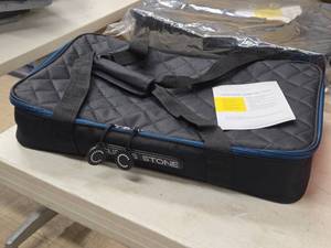 lot 537 image: Curtis Stone Insulated Carry Case 18 x 11 x 4