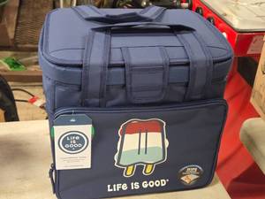 lot 532 image: Life Is Good 24 Can Ziperless Insulated Cooler 13 x 10 x 11 12