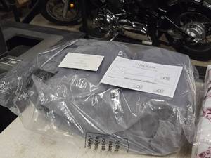 lot 521 image: Queen Size Concierge Collection Raised Air Bed with Built-In AC Pump