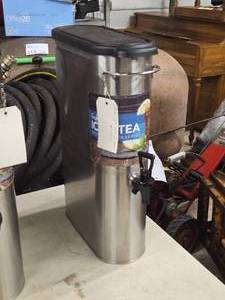 lot 391 image: Bunn 3.5-Gallon NSF Commercial Ice Tea Dispenser