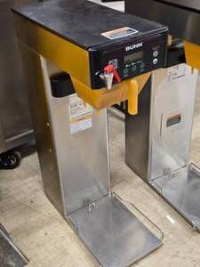 lot 384 image: Bunn NSF Commercial Ice Tea  Coffee Brewer Dispenser ITCB-DV