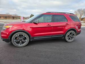 lot 2 image: 2015 Ford Explorer - Sport Trim