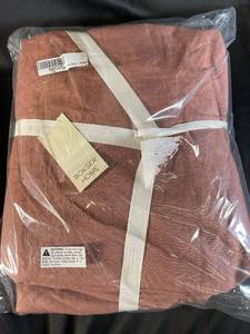 lot 8 image: Bokser Home 100 Percent French Linen Duvet Cover Full Queen Clay