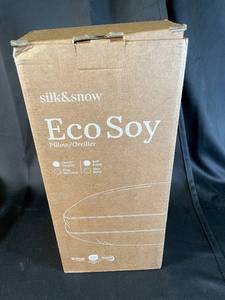 Silk & Snow Eco Soy Memory Foam Pillow in Box