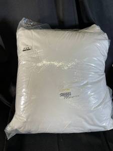 lot 49 image: 2 Pack Down Alternative Throw Pillow Inserts 20 x 20 Inch White