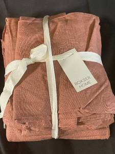 lot 61 image: Bokser Home 100 Percent French Linen Full Sheet Set - Clay