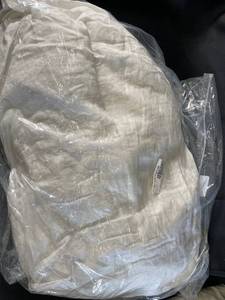 lot 66 image: King Size 100 Percent French Linen Sheet Set - White