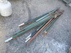 lot 265 image: Metal Fence Posts