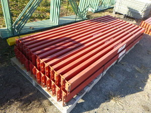 lot 2 image: 26 Pallet Racking 8 Beams