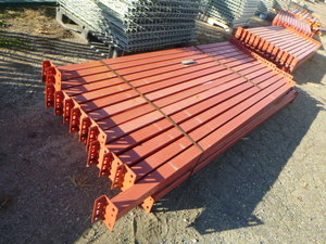 lot 5 image: 26 Pallet Racking 8 Beams