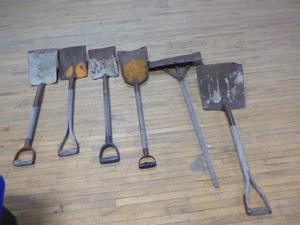 lot 28 image: 6 Shovels