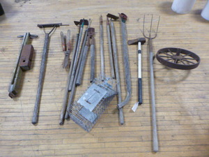 lot 32 image: Vintage Tools and Lawn and Garden Tools