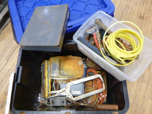 lot 35 image: Garage Items