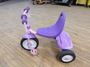 lot 69 image: Radio Flyer Tricycle