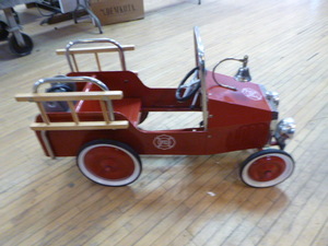 lot 98 image: 1938 Replica Fire Truck Pedal Car