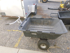 lot 117 image: Life Time 2-1 Pull Behind Garden Cart