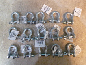 lot 161 image: 15 Screw Pin Anchor Shackles