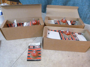 lot 183 image: 3 Dozen Hawk Linckon Wire Brushes