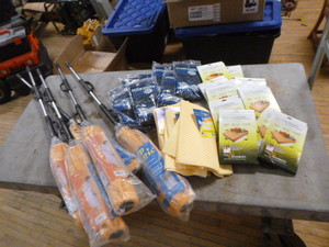 lot 206 image: Cleaning Tools