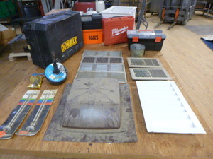 lot 249 image: Garage Items