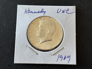 lot 3 image: 1964 Kennedy Half Dollar Uncirculated