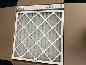 lot 40 image: Case of 12 20X20X2 air filters
