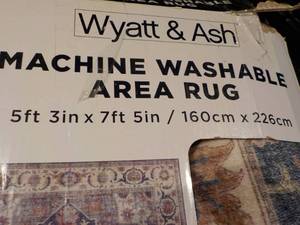 lot 1 image: Wyatt and Ash Machine Washable Aliy...